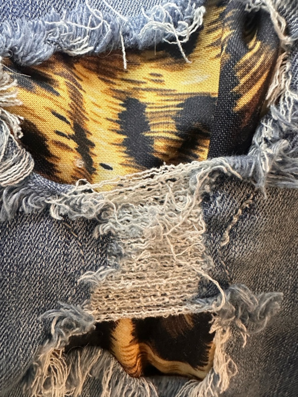 Judy Blue Distressed Animal Print Skinny Medium Blue Denim Jeans Size 11/30 - Picture 7 of 7